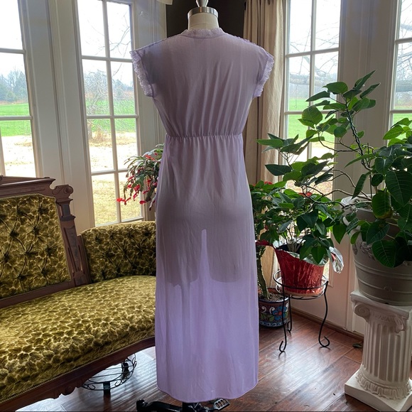 (SOLD) Vintage 1960s Lavender Lilac Pastel Purple Lace Empire Waist Nightgown - Picture 4 of 9